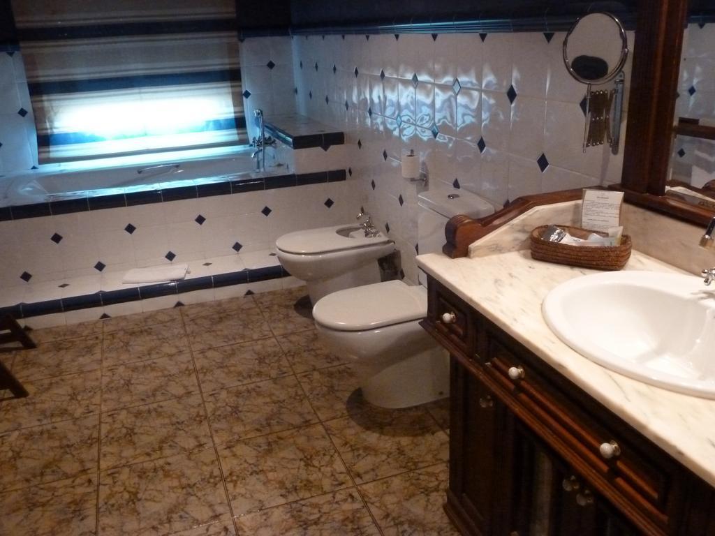 Hotel H Con Encanto Binéfar Cameră foto